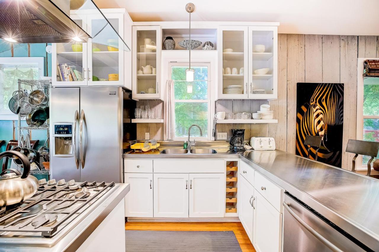 Garden Home Austin Bagian luar foto