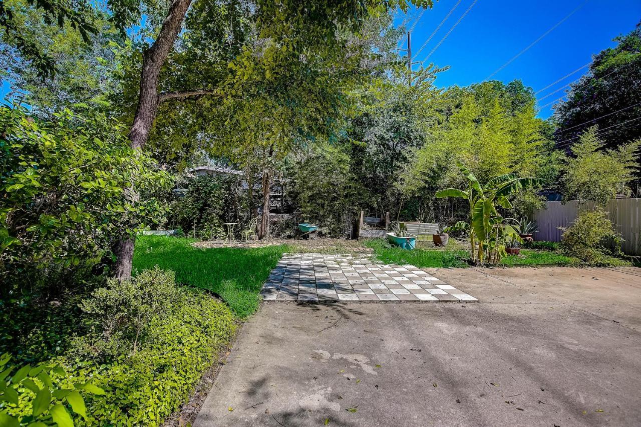Garden Home Austin Bagian luar foto